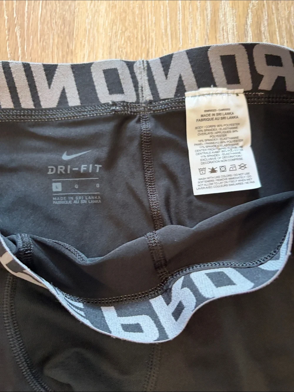 Nike stretchy leggings